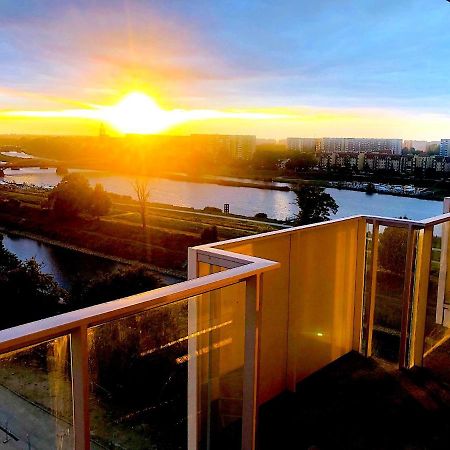 Apartament Z Tarasem I Widokiem Na Odre Wroclaw Ngoại thất bức ảnh