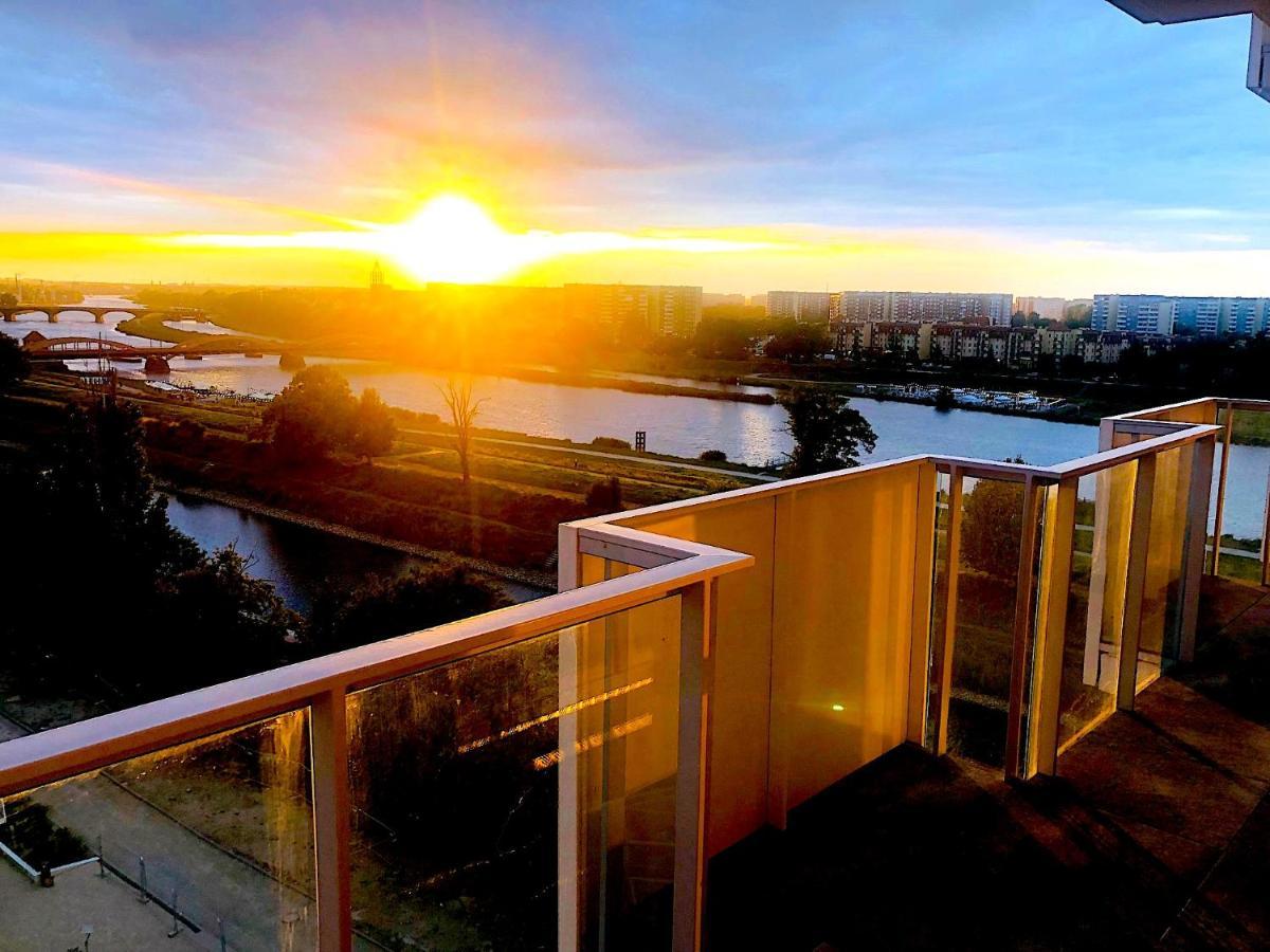Apartament Z Tarasem I Widokiem Na Odre Wroclaw Ngoại thất bức ảnh