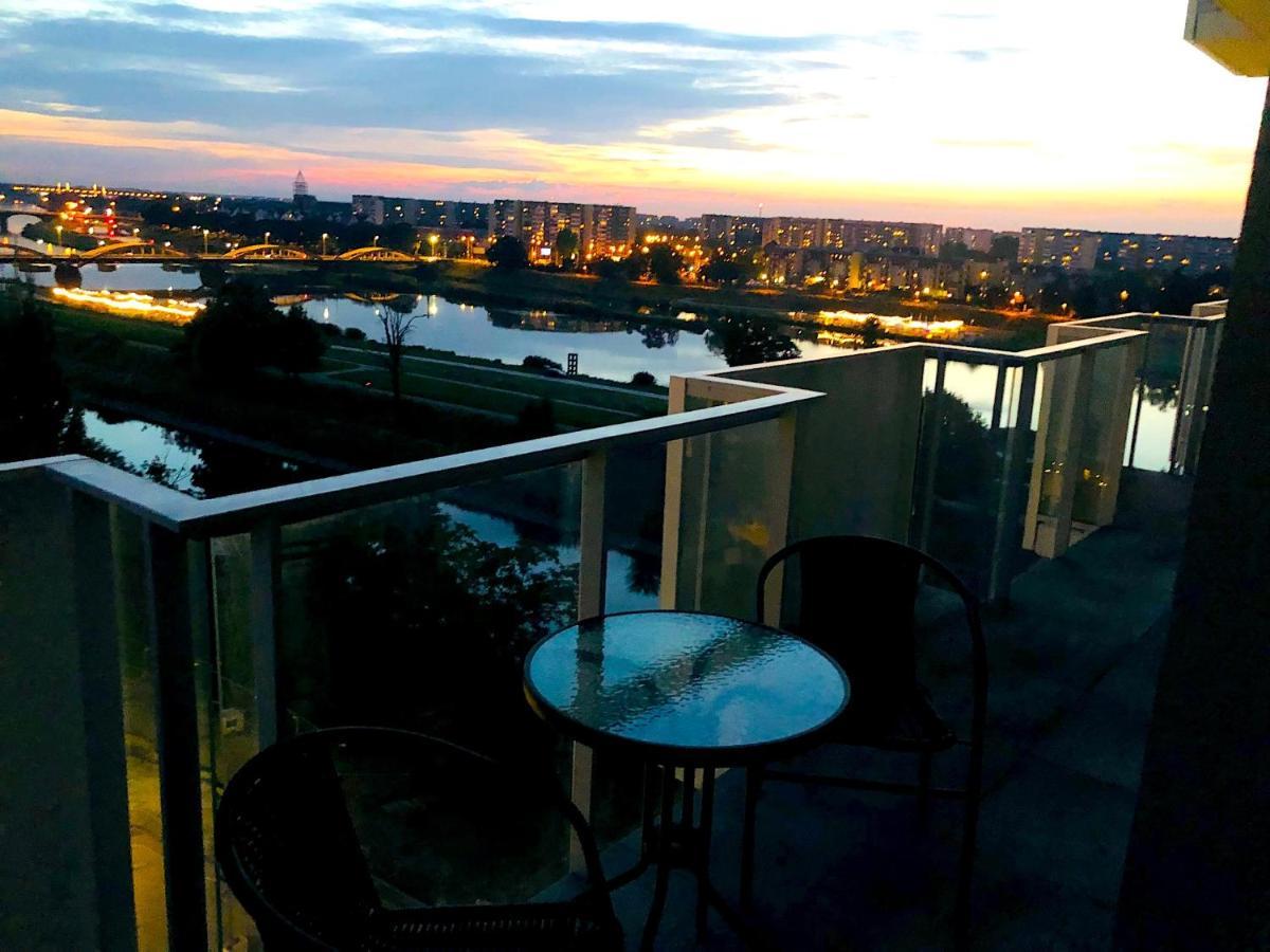 Apartament Z Tarasem I Widokiem Na Odre Wroclaw Ngoại thất bức ảnh